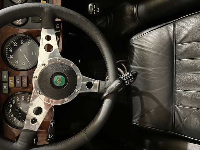 motolita centre volant initial.jpg