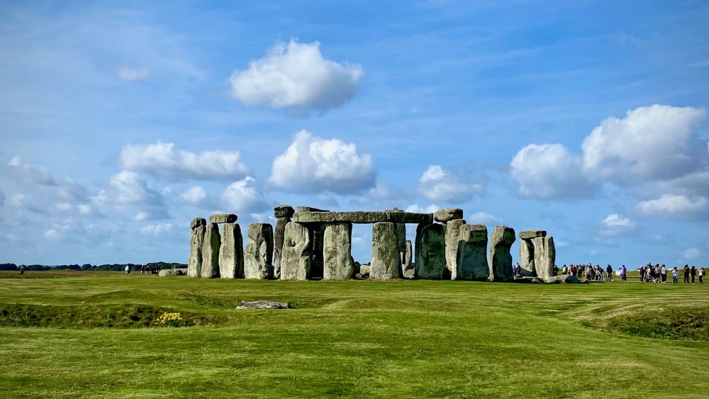 Stonehenge1.jpg
